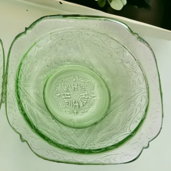Glowing Fruit/Dessert Bowl Madrid Green Depression Glass by Federal Glass 1932 - Picture 7 of 12